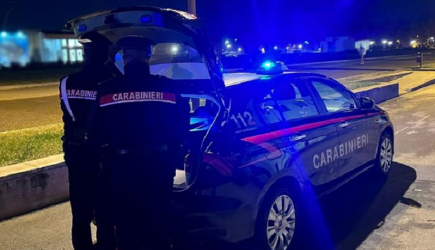 Golfo Aranci: pretende chiavi della macchina e aggredisce la madre