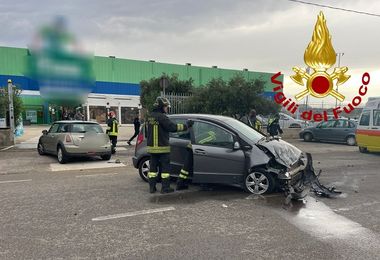 Scontro frontale a Olbia: due persone trasportate in ospedale