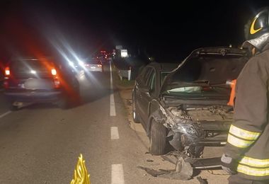 Arzachena. Incidente nella strada per Palau: un'auto si ribalta