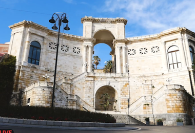 Cagliari, tumore al seno: oggi il Bastione si illumina di rosa