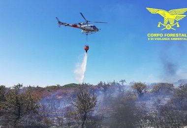 Ancora fiamme in Sardegna: oggi elicottero a Girasole