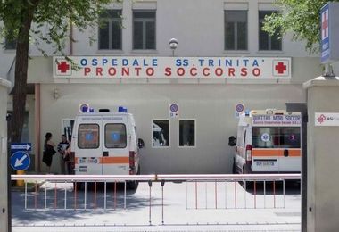 Cagliari. Aggredisce infermiere e guardia giurata al pronto soccorso, arrestato 