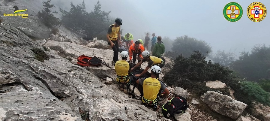 Nebbia fitta ostacola elisoccorso a Cala Gonone: intervento via mare per salvare un uomo