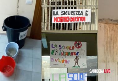 Villamar. “La scuola cade a pezzi”, protestano gli studenti dell’Istituto Alberghiero