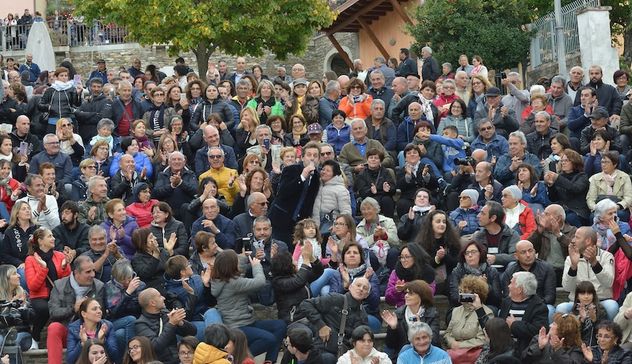 Autunno in Barbagia a Belvì: in scena l’isola tra voci e suoni, danze e colori