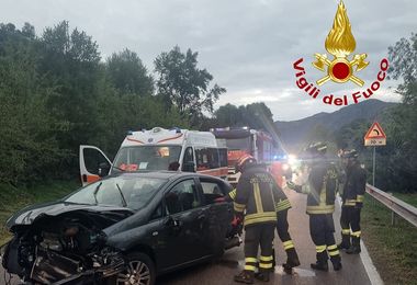 Incidente nel Nuorese: tre auto coinvolte 